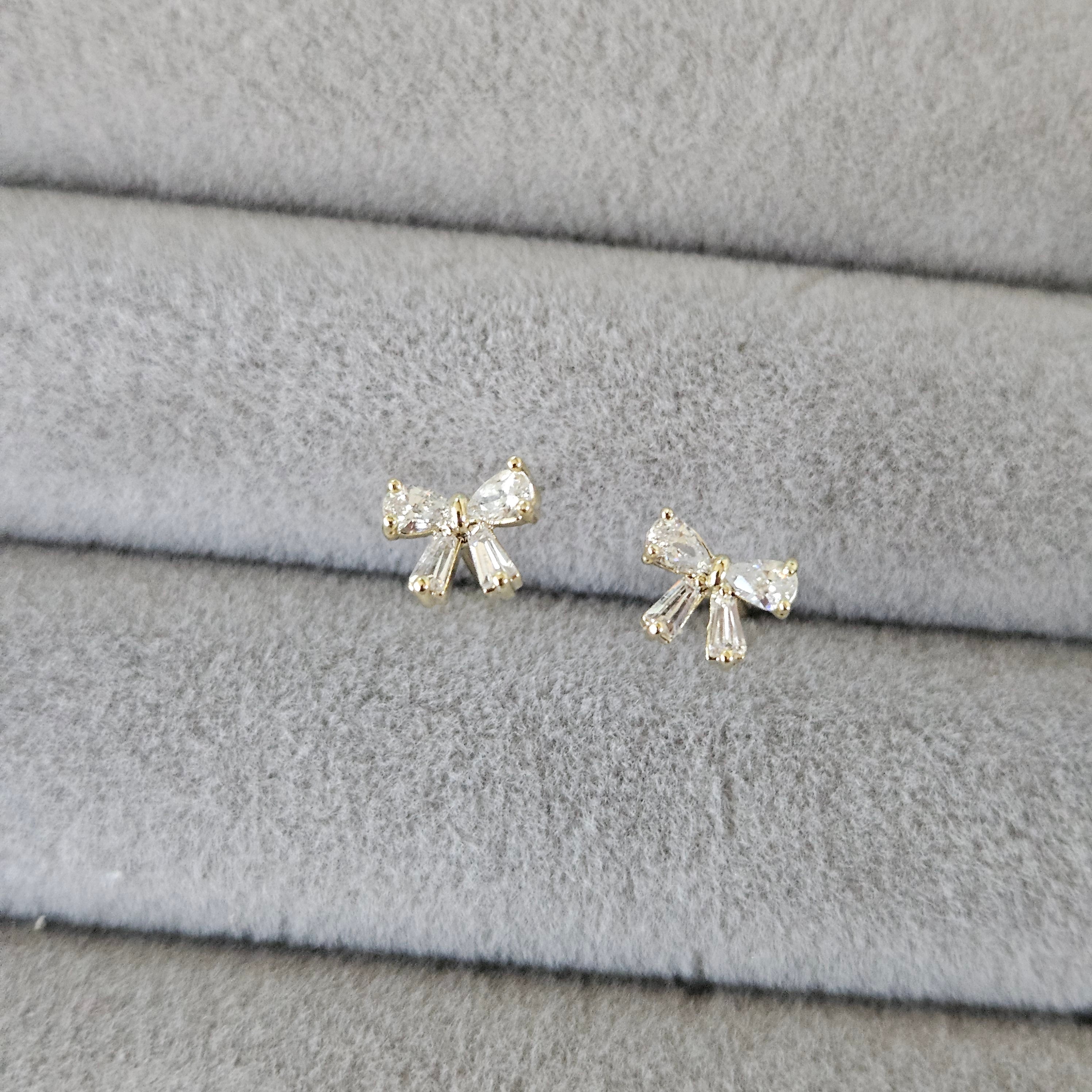 金色細細粒蝴蝶結耳釘