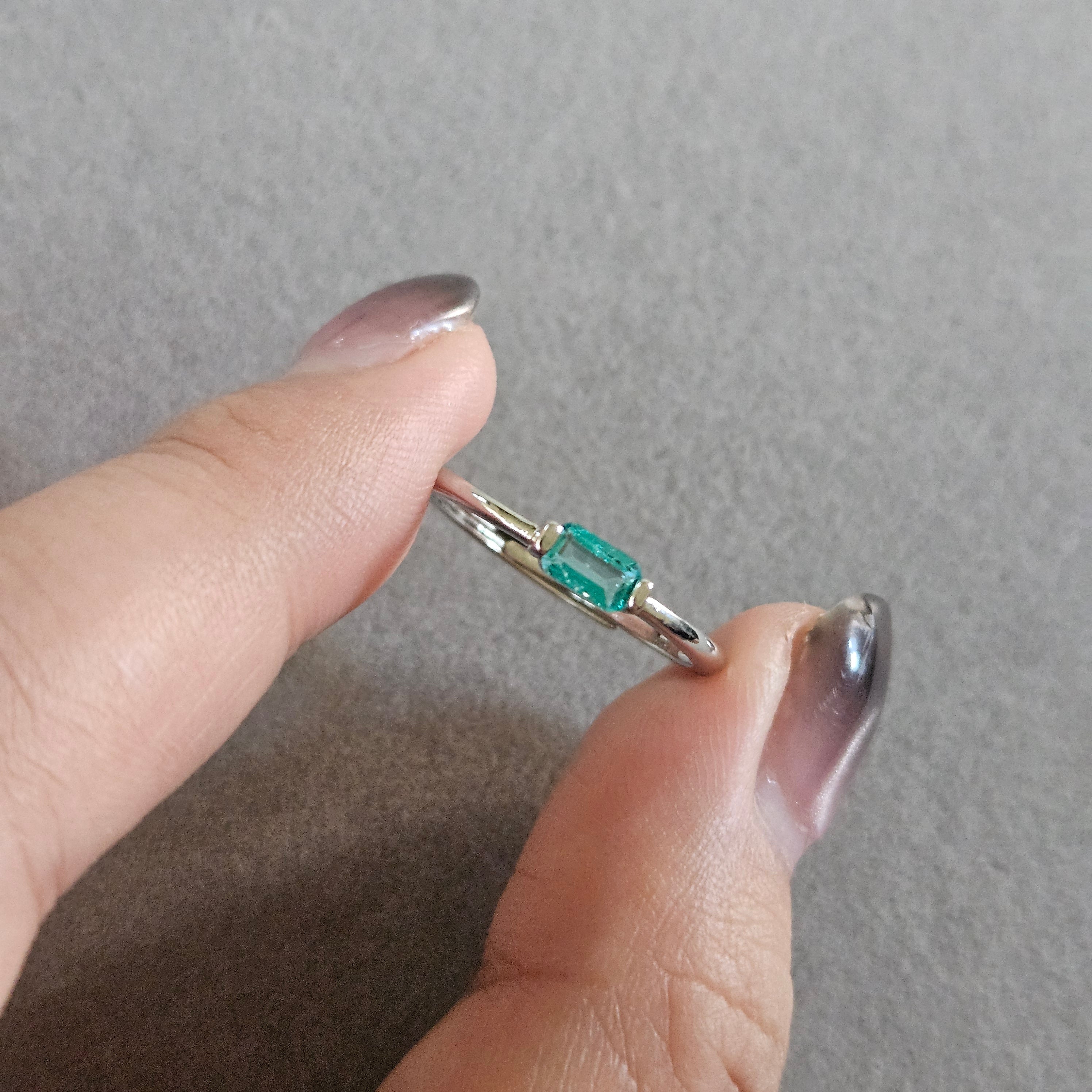 Neon Blue Topaz 戒指