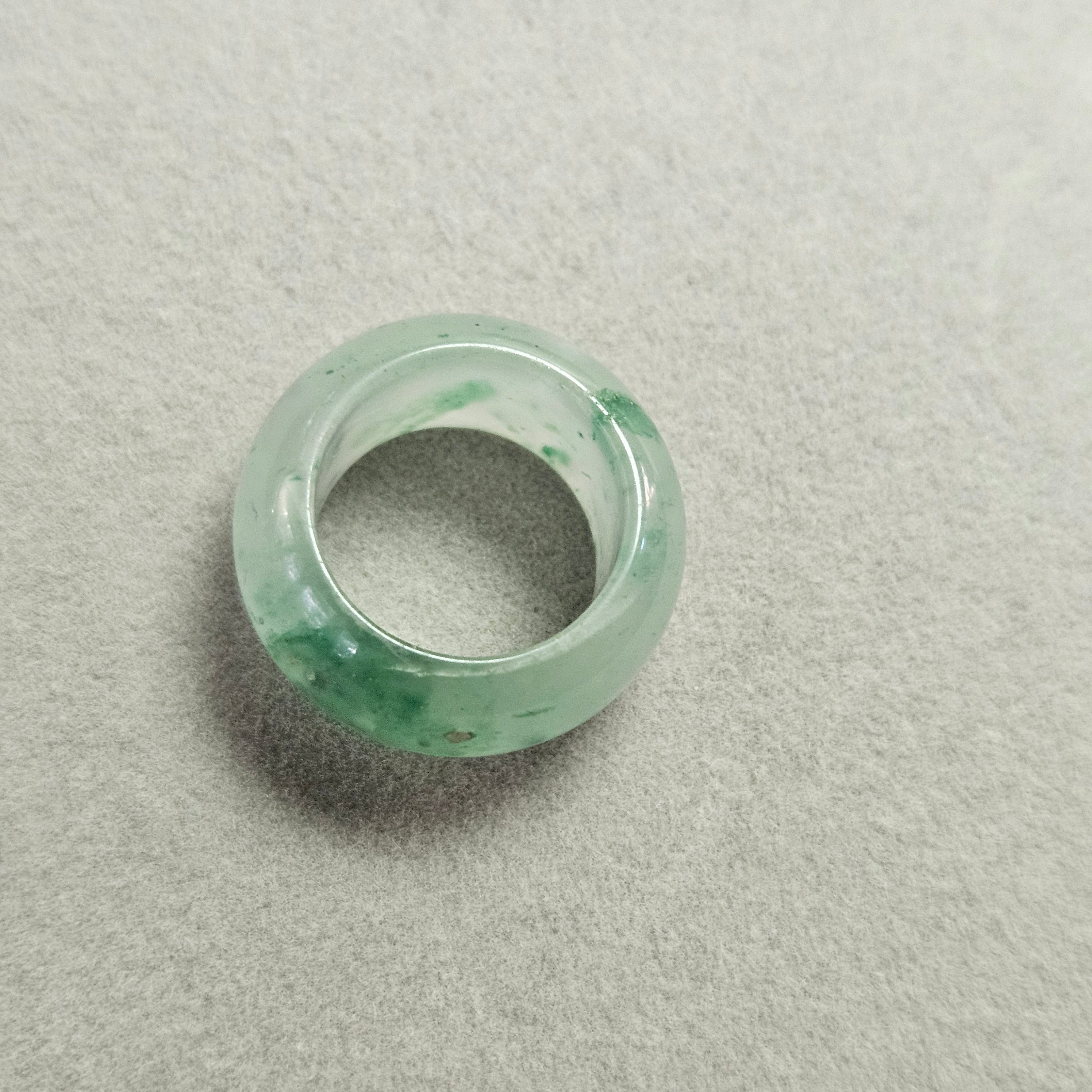 109.細隻翡翠戒指