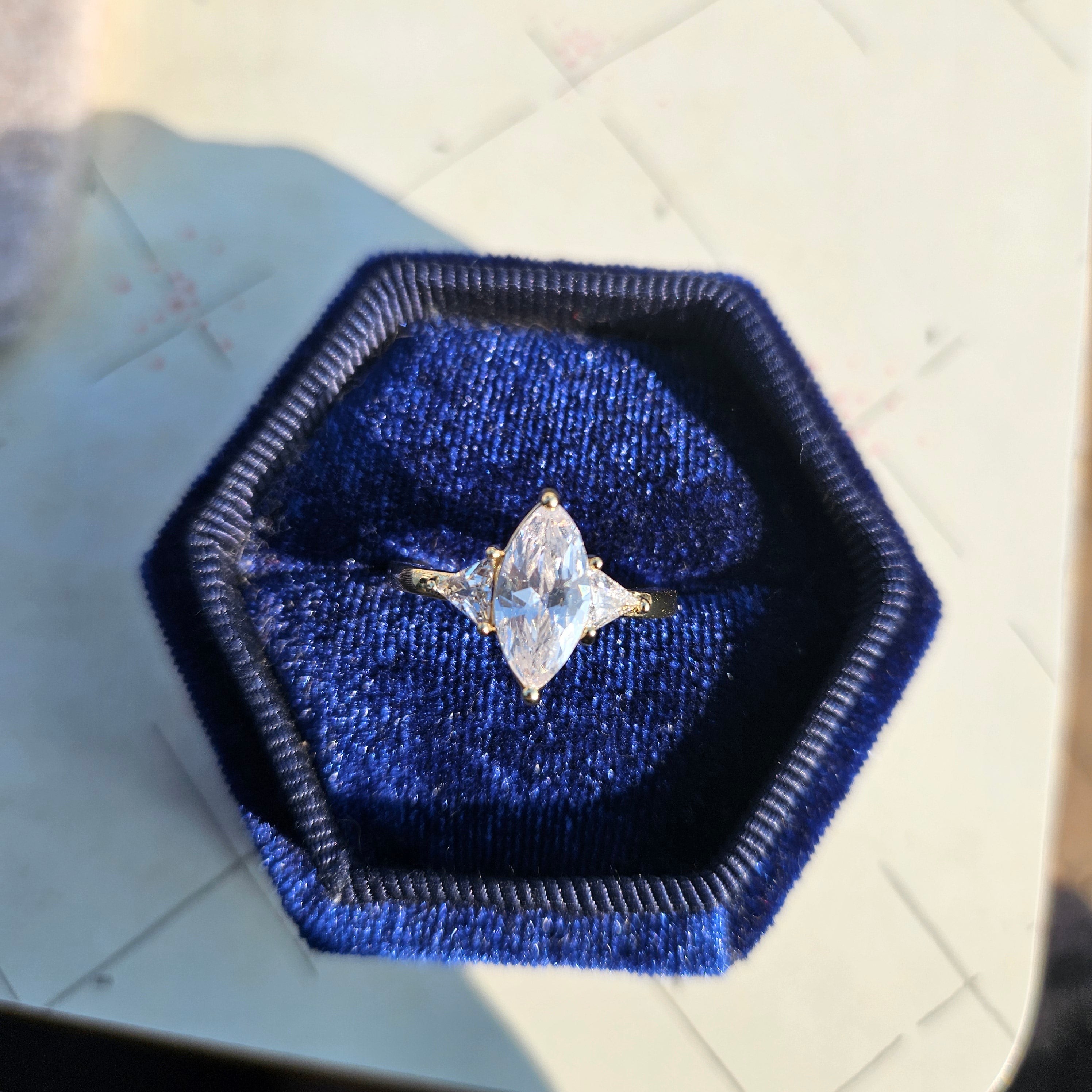 351.戒指