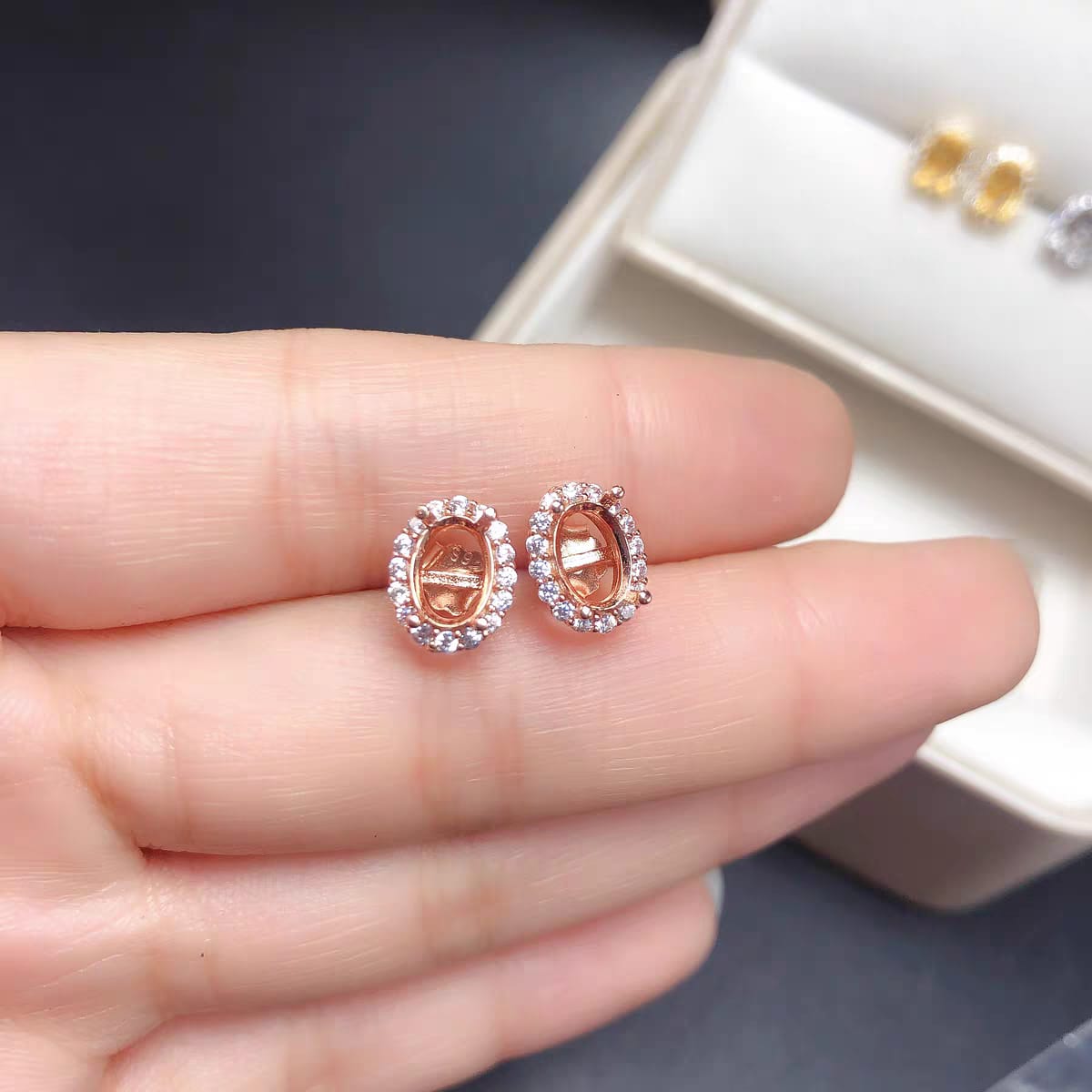 S070-earrings
