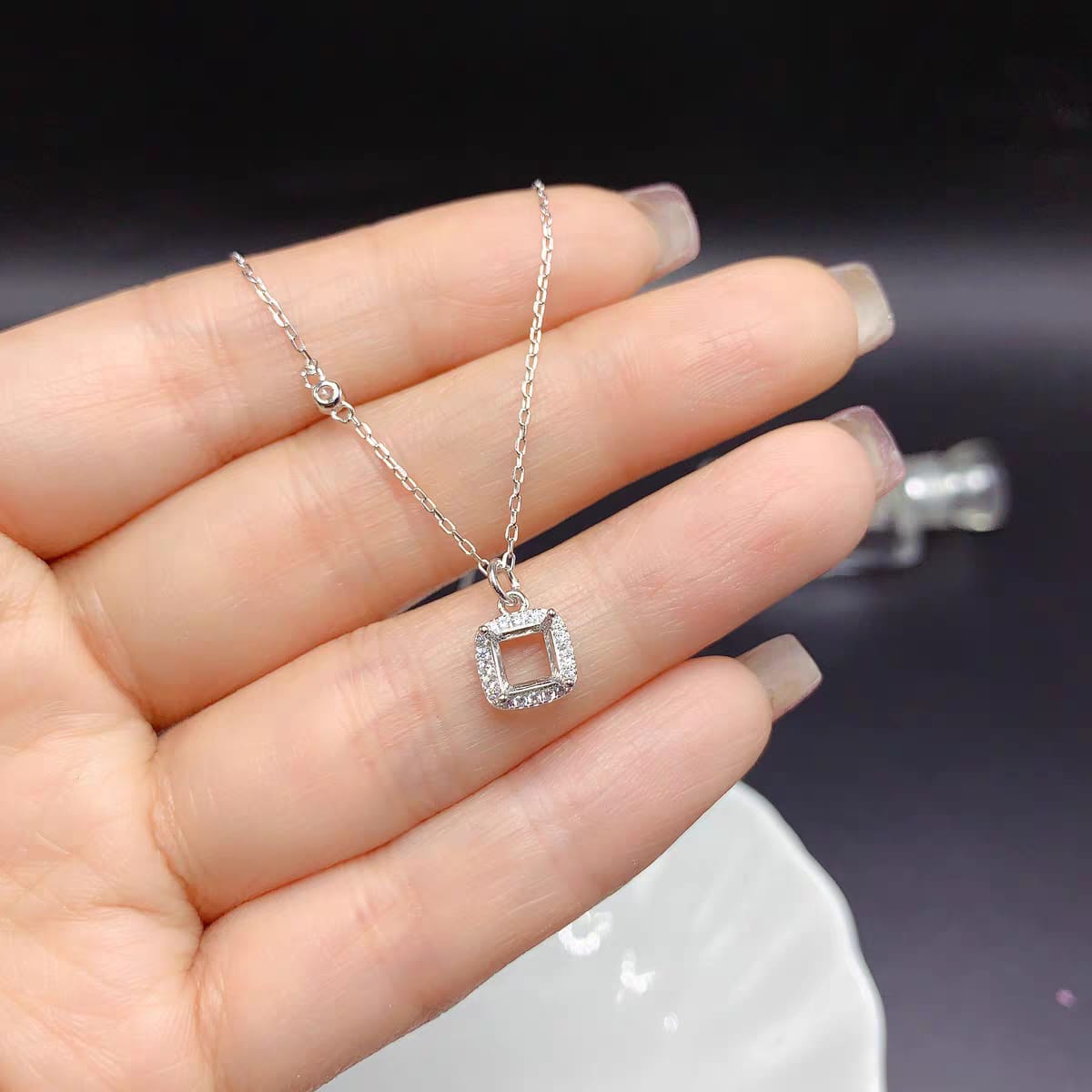 S076-necklaces