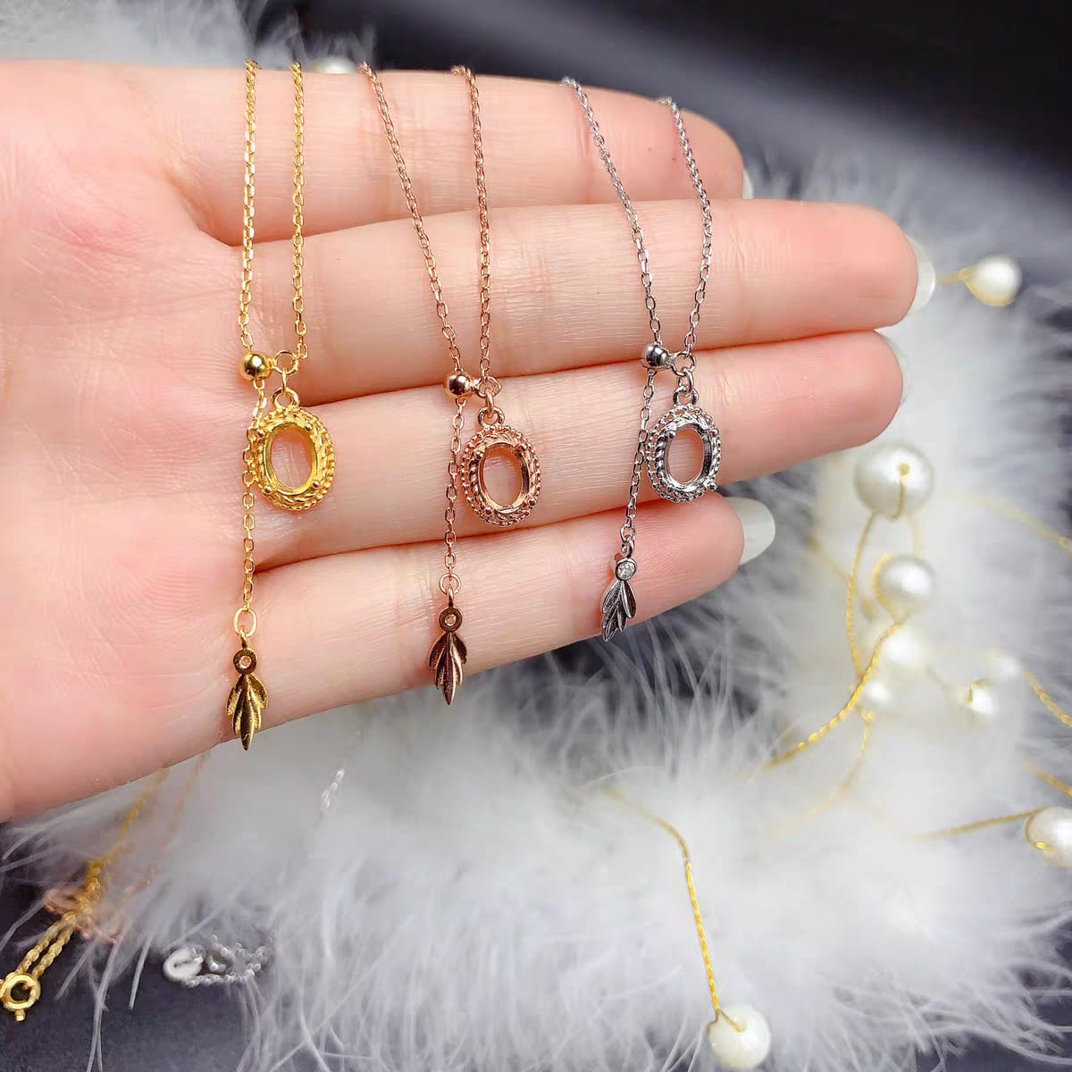 S077-necklaces