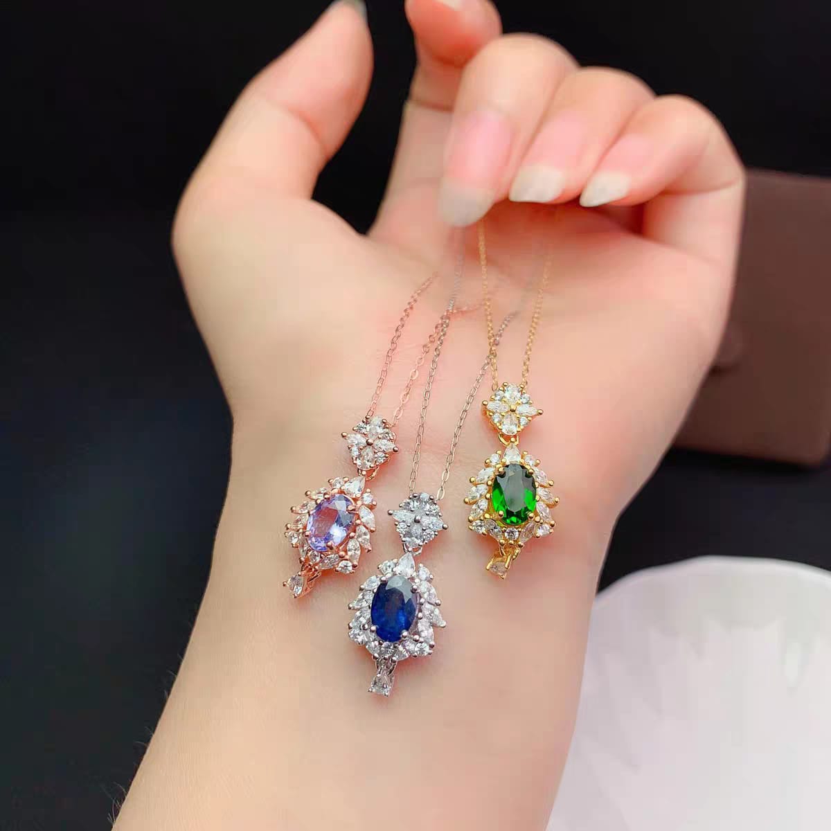 S077-pendants