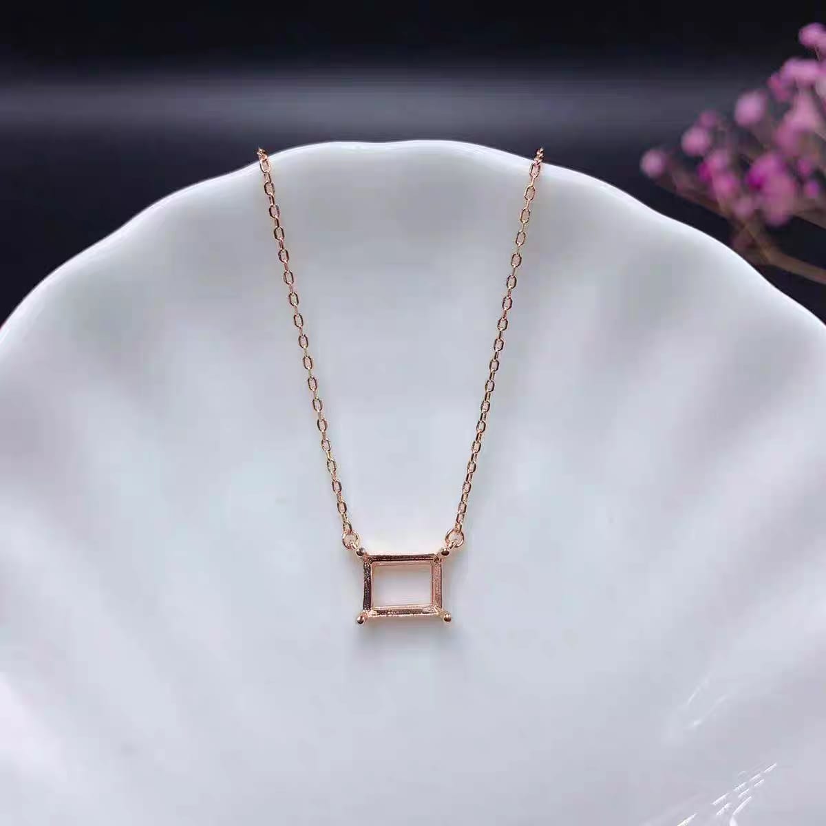 S082-necklaces