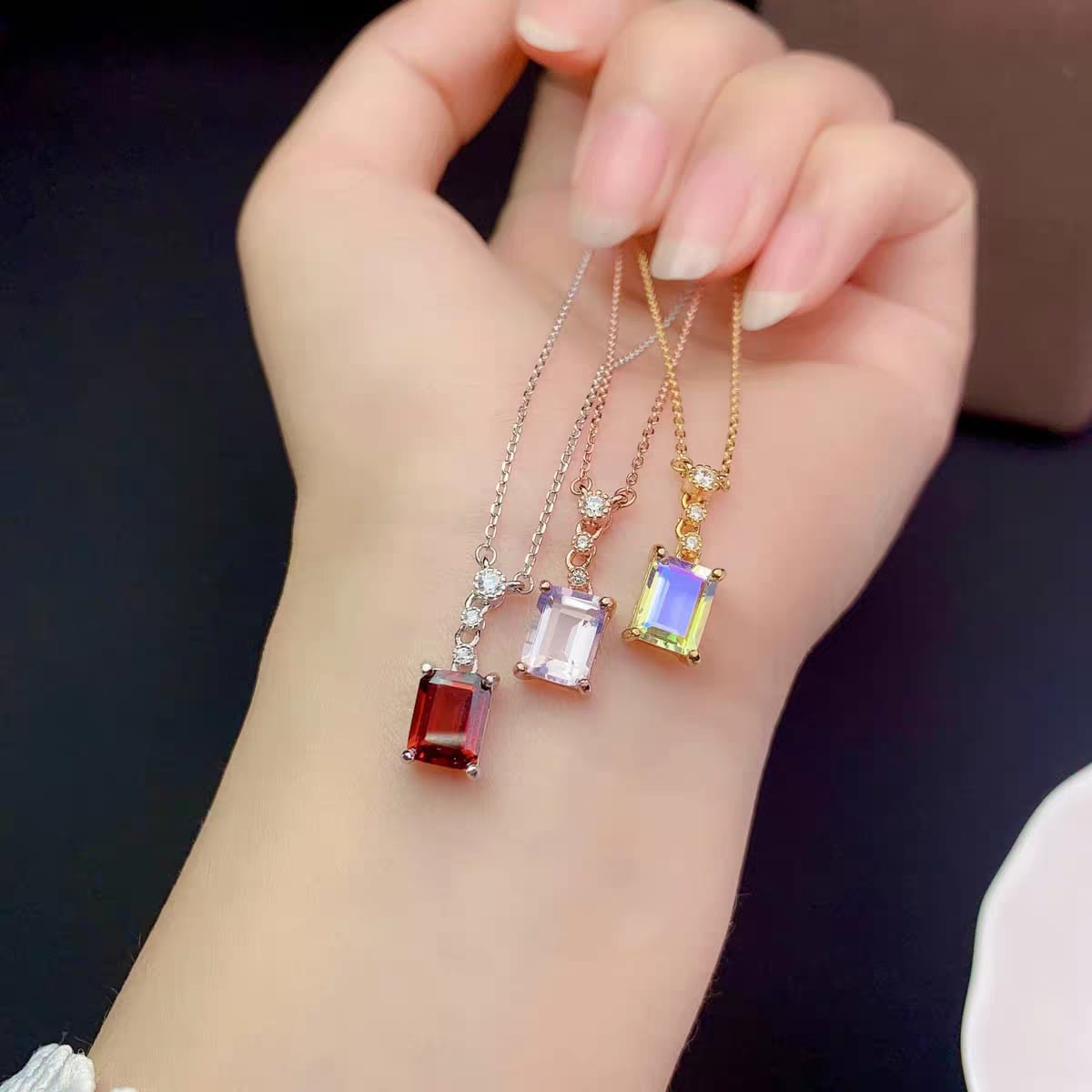 S082-necklaces