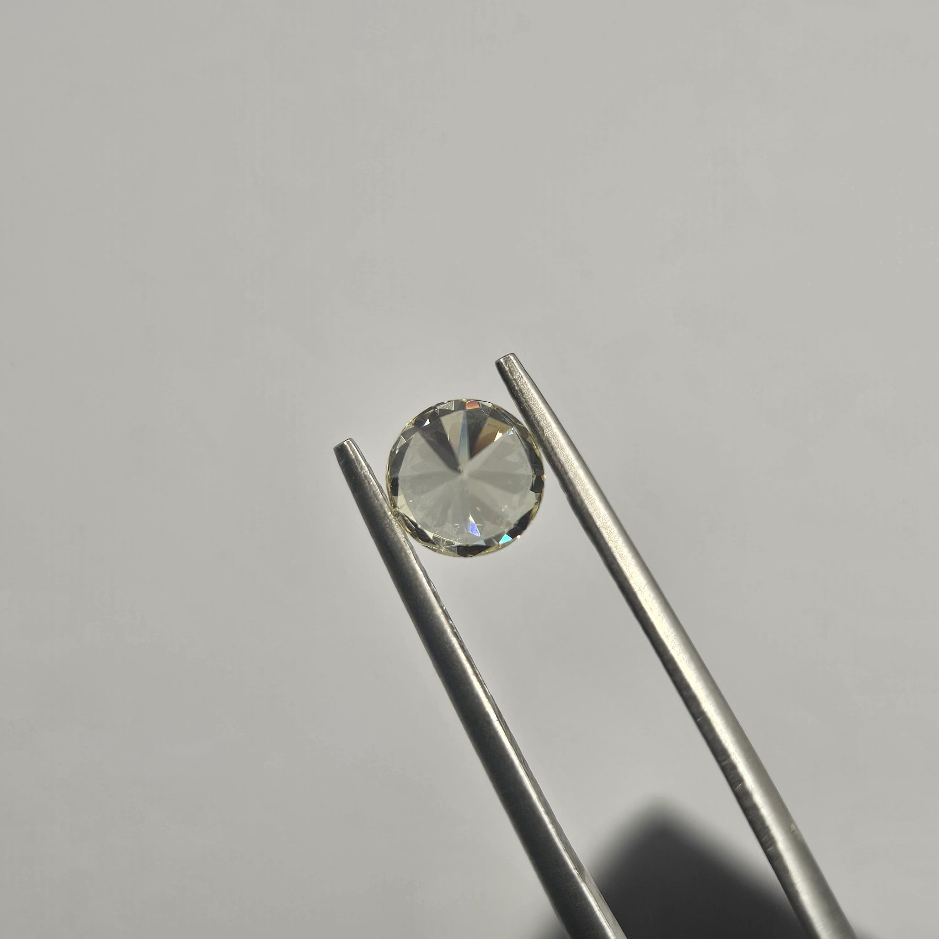 淡黃色圓鑽一卡