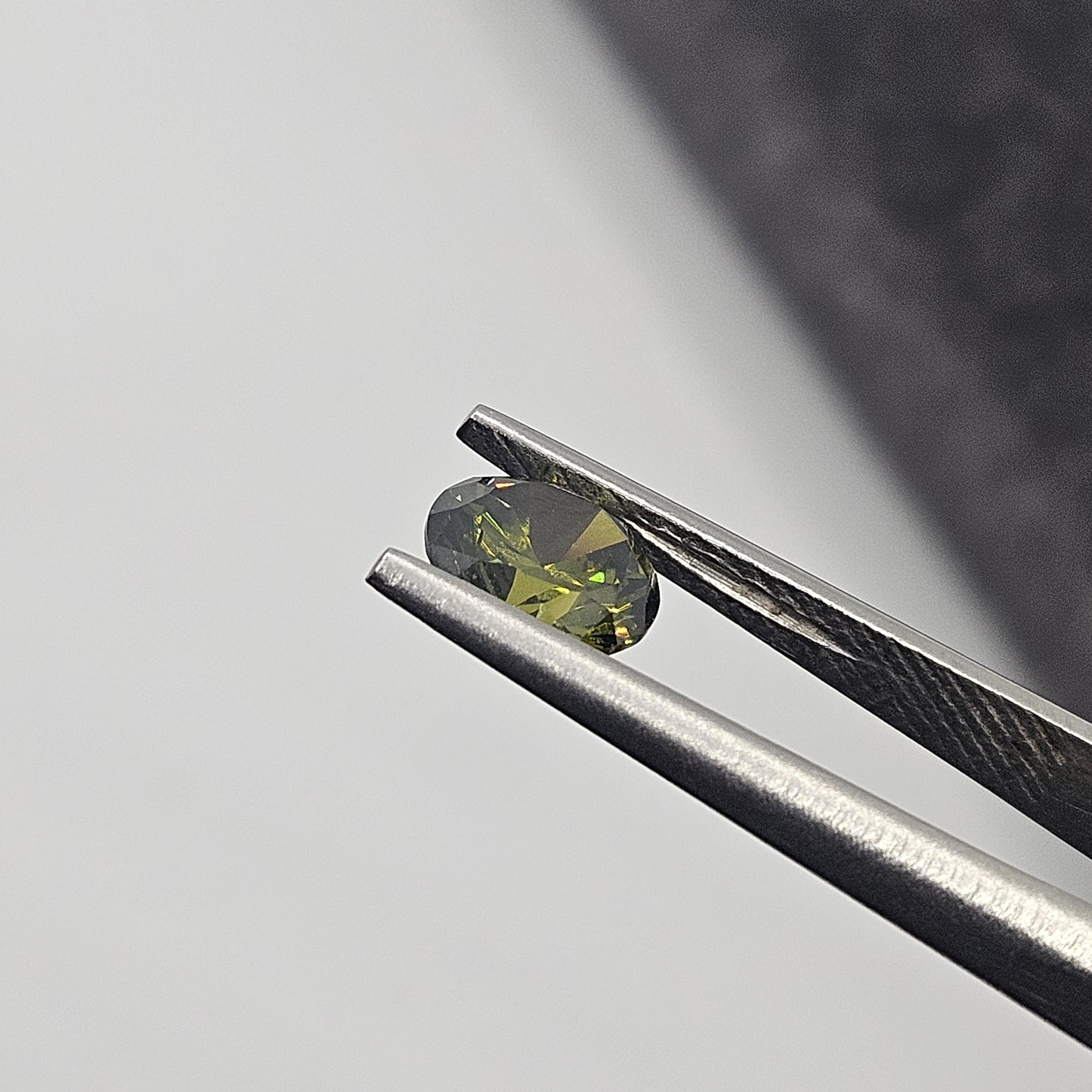 軍綠色圓鑽1.5卡