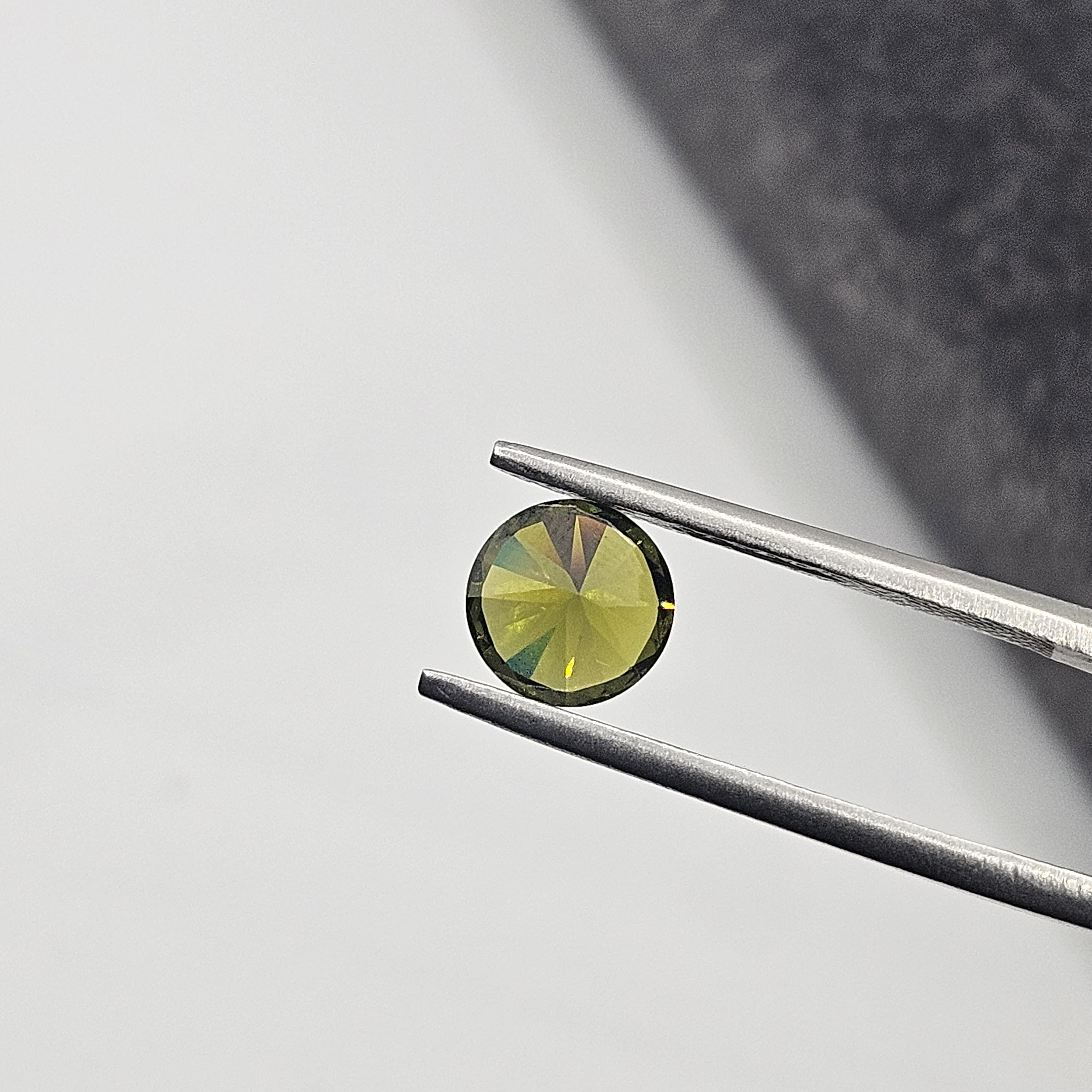 軍綠色圓鑽1.5卡