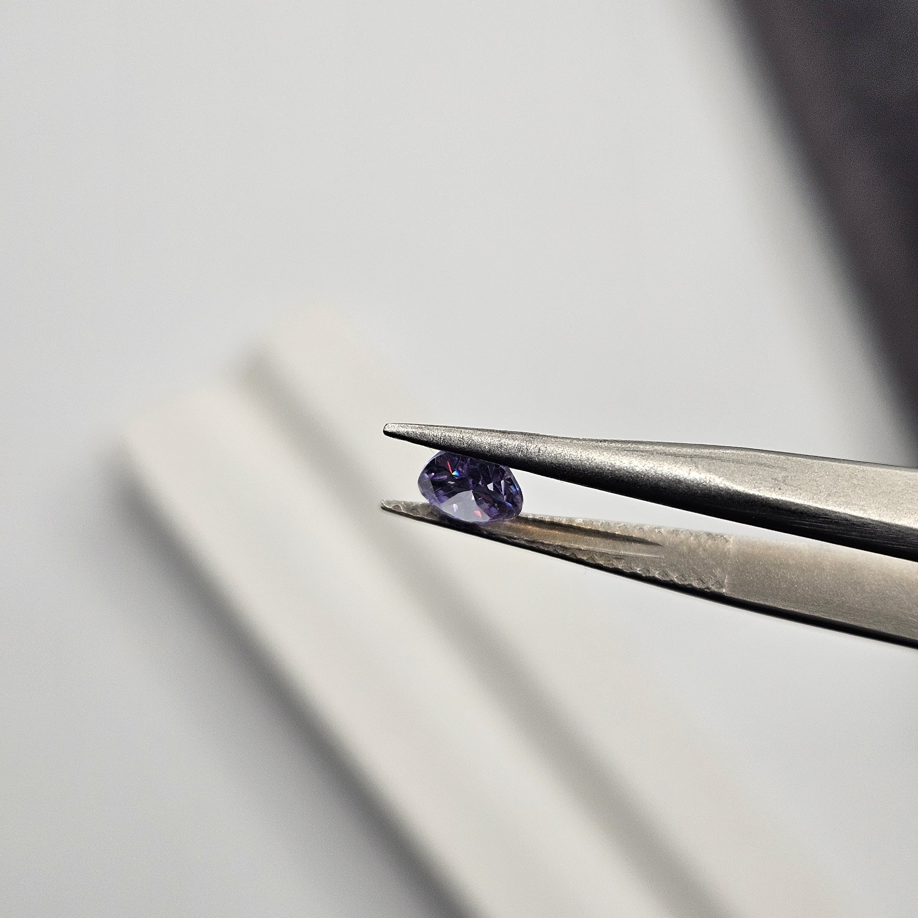 對裝紫丁香水滴