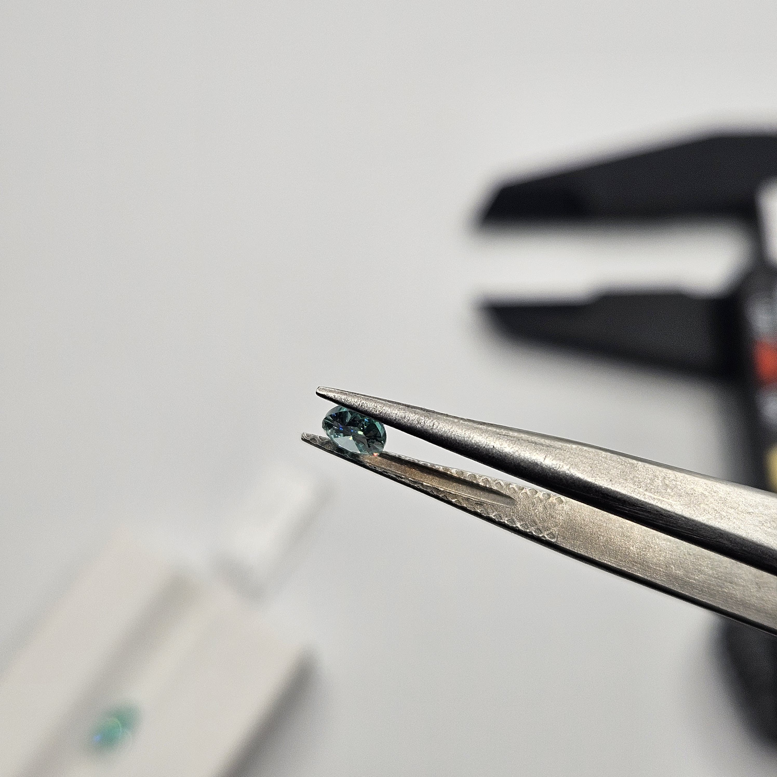 對裝湖水綠水滴