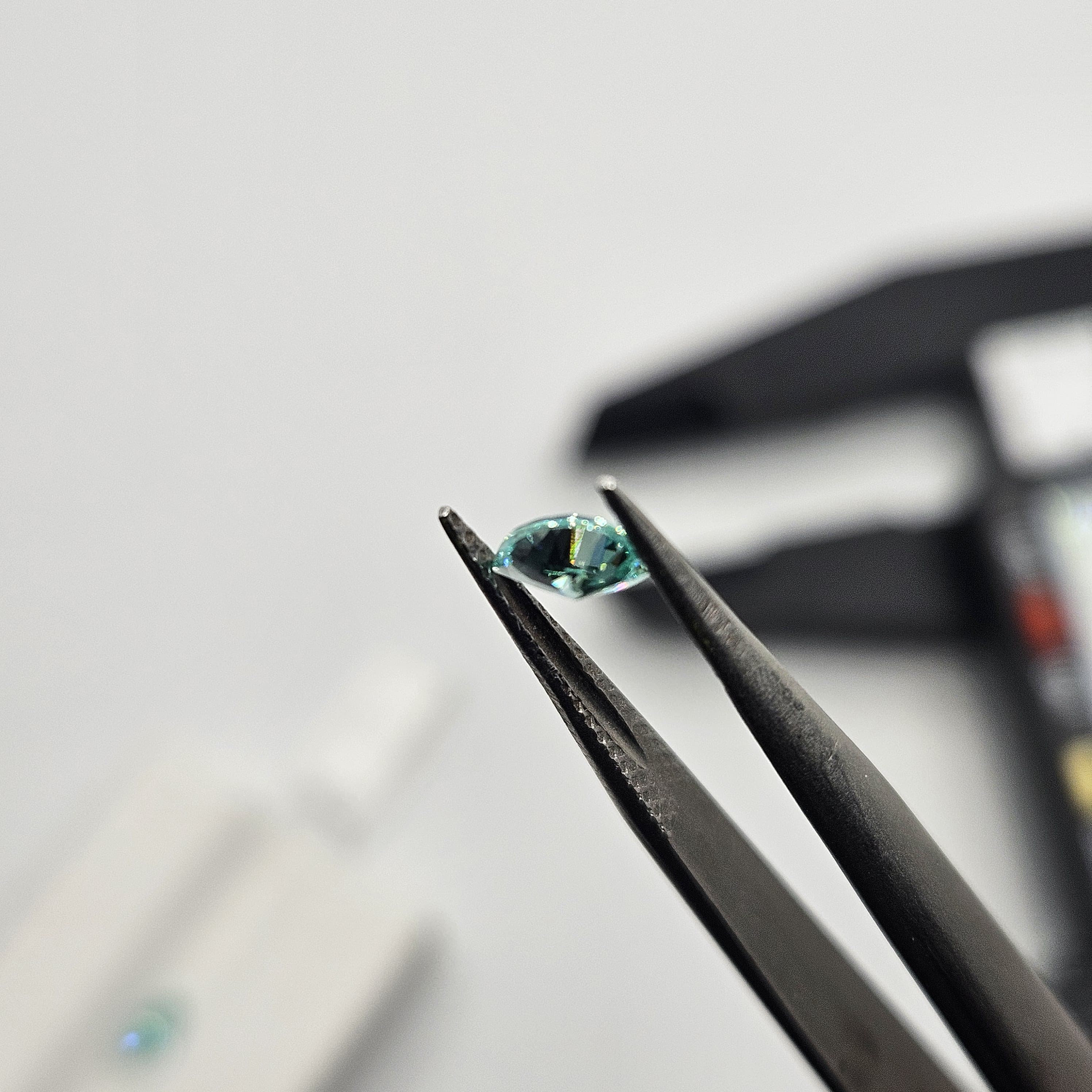 對裝湖水綠水滴