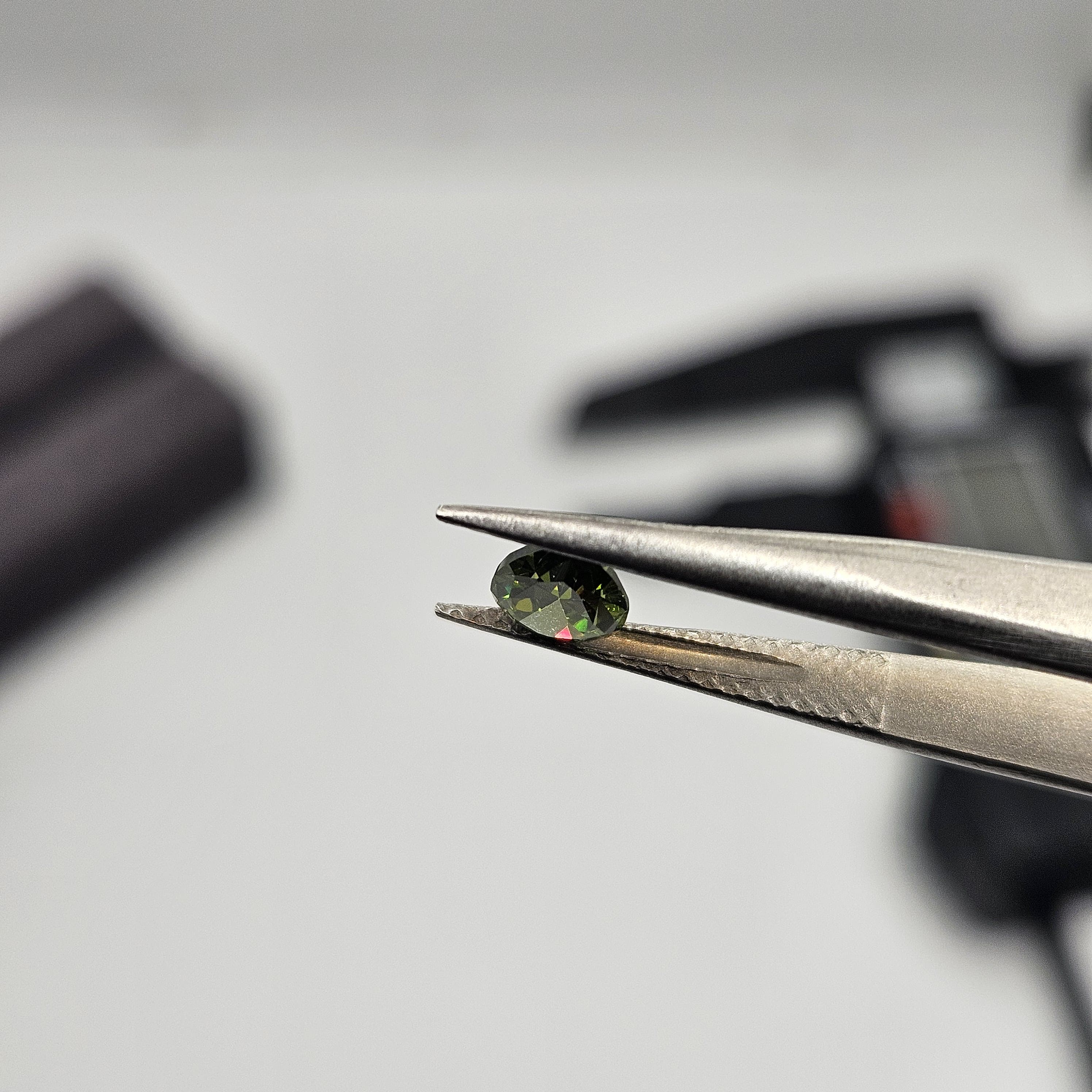 對裝軍綠小水滴