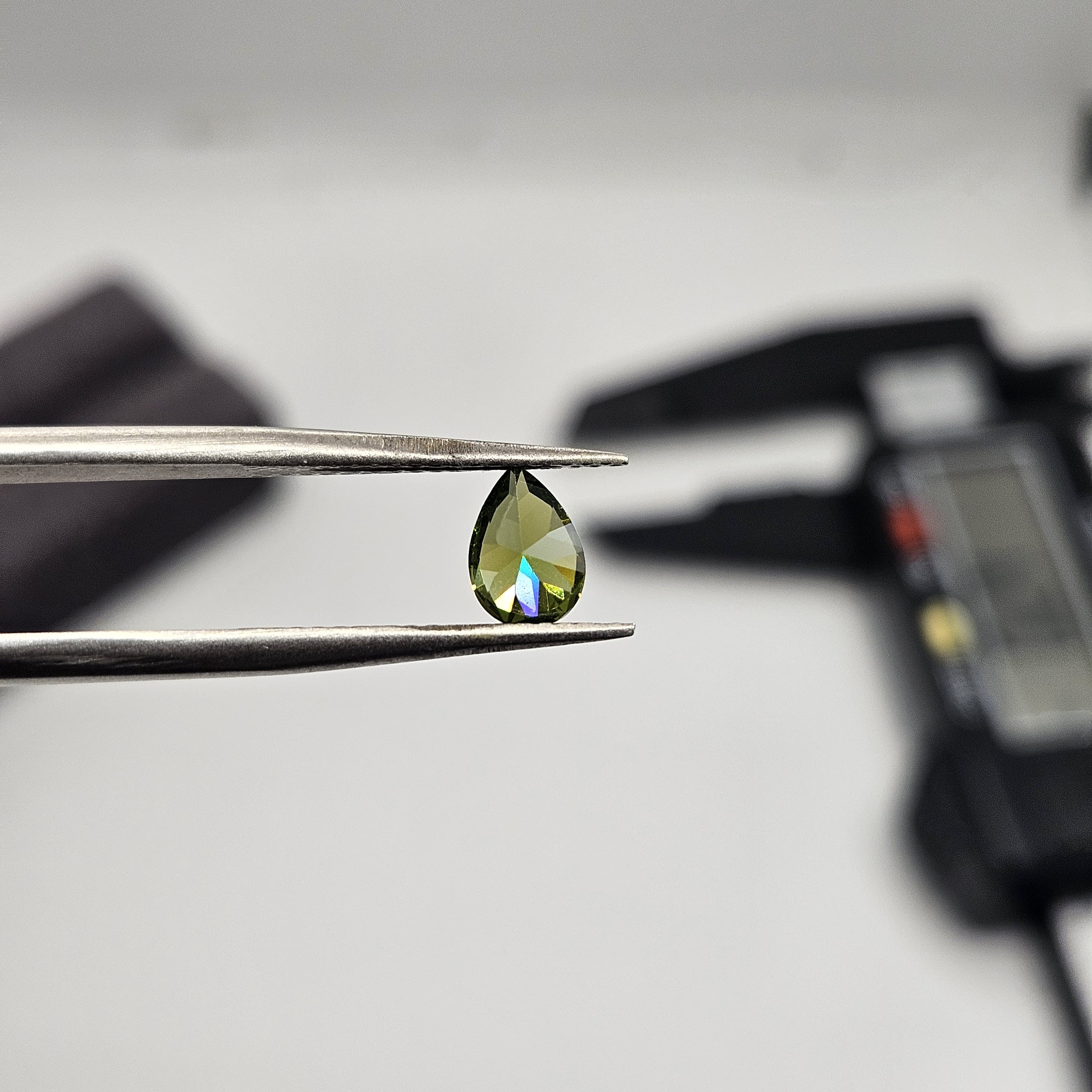 對裝軍綠小水滴