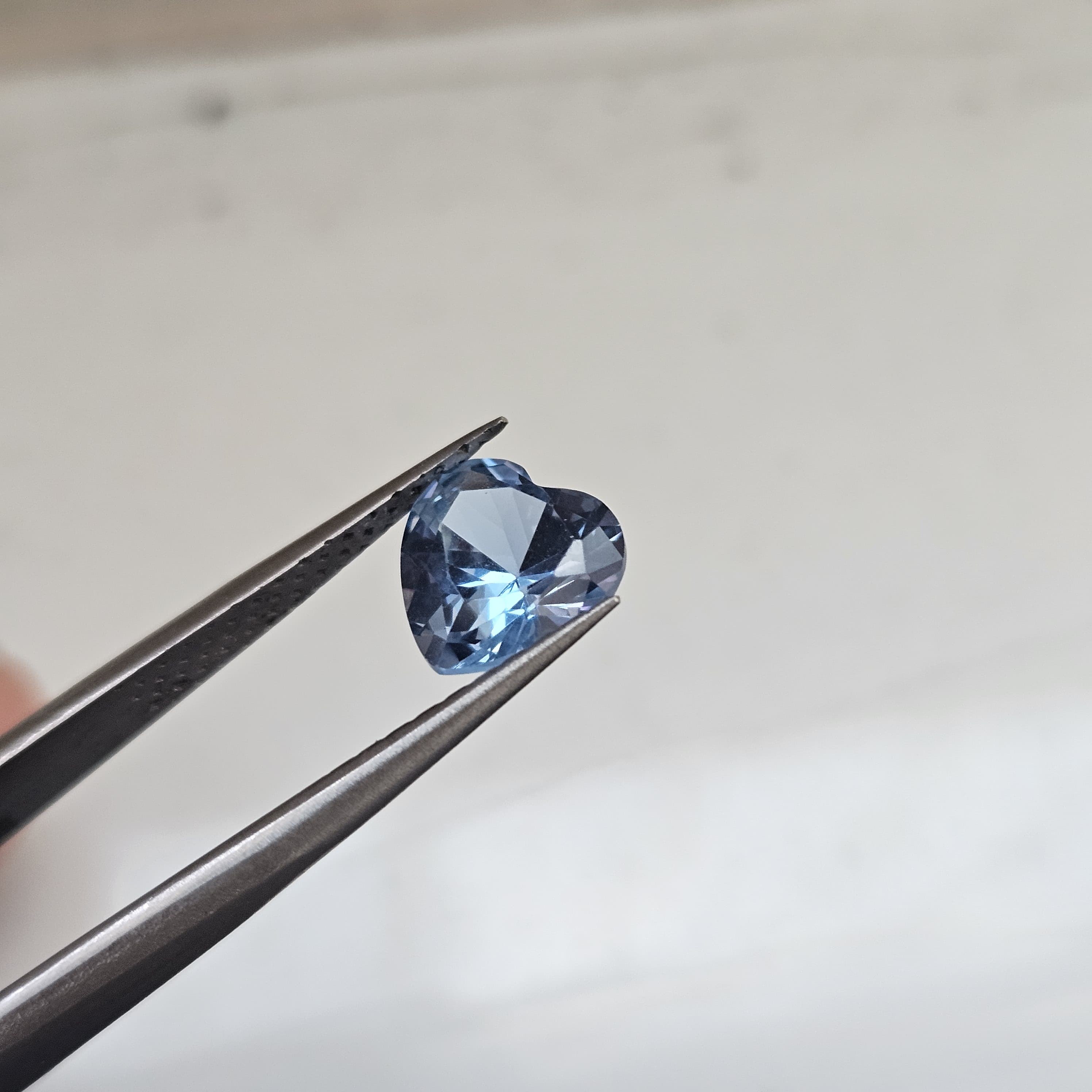 灰藍閃閃心形鑽