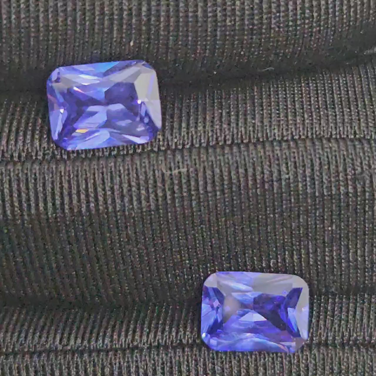 對裝寶藍色小長方