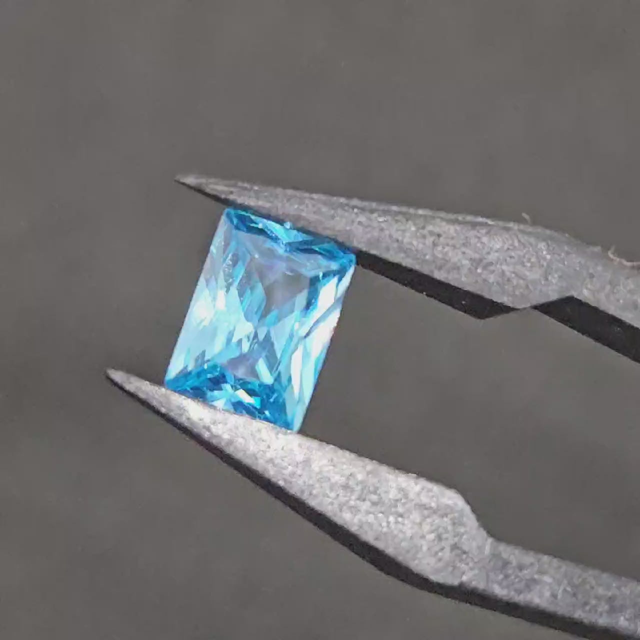 電藍色長方小鑽