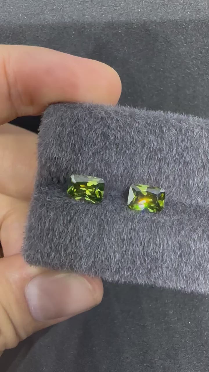 一對橄欖綠長方鑽