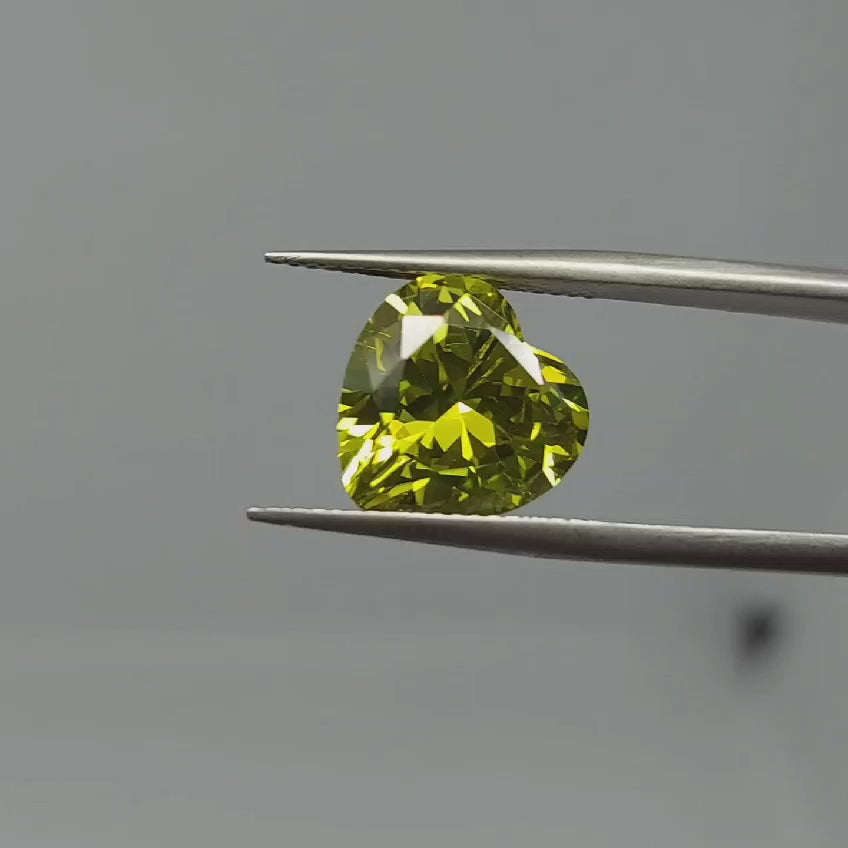 11卡淺橄欖色巨鑽心形