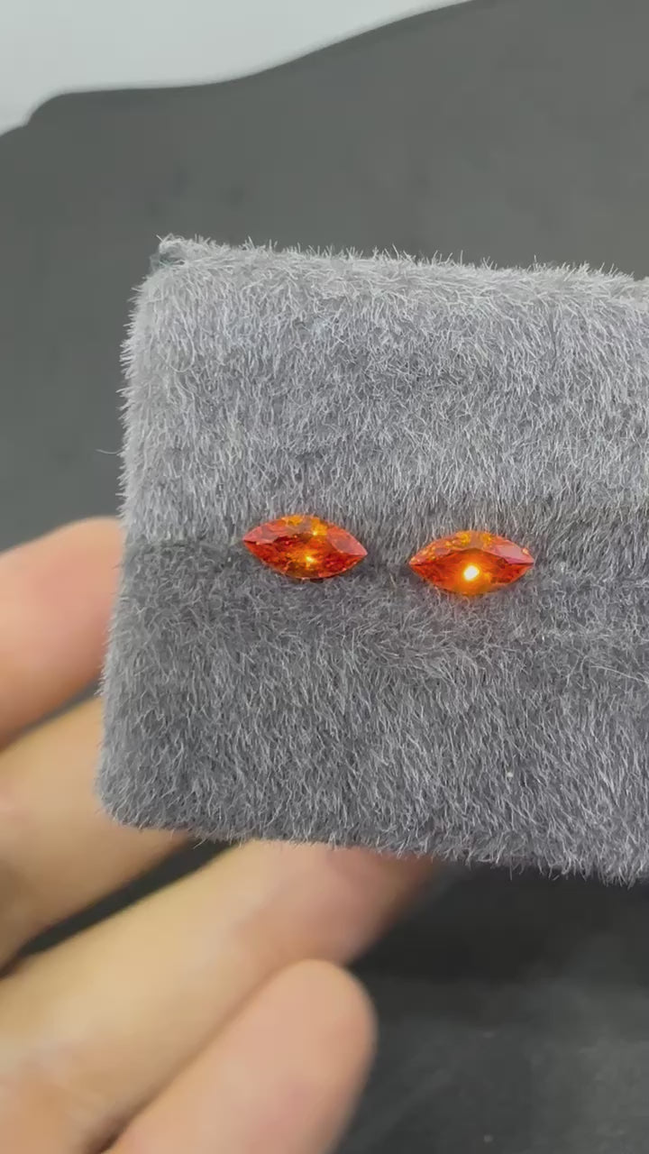 一對小橙鑽