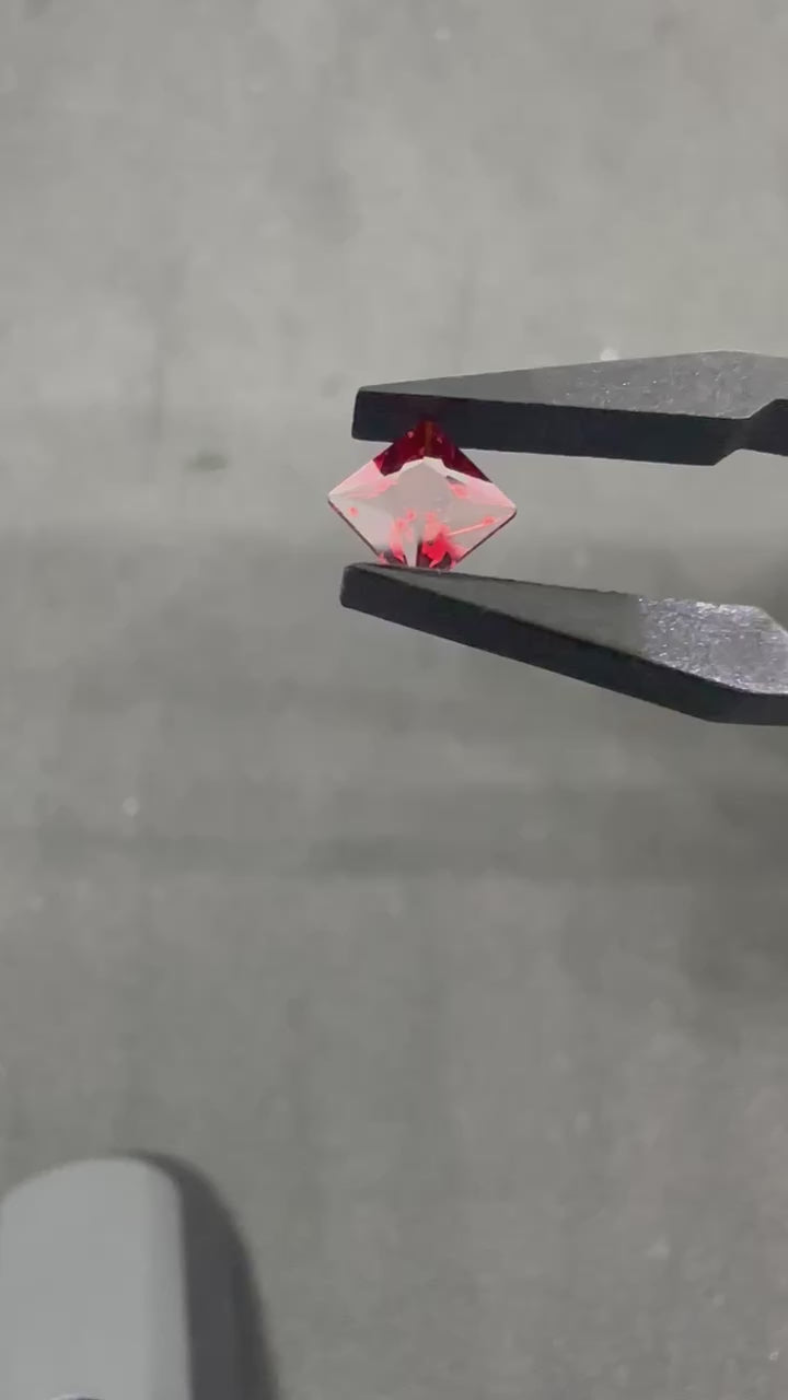 石榴紅小公主方