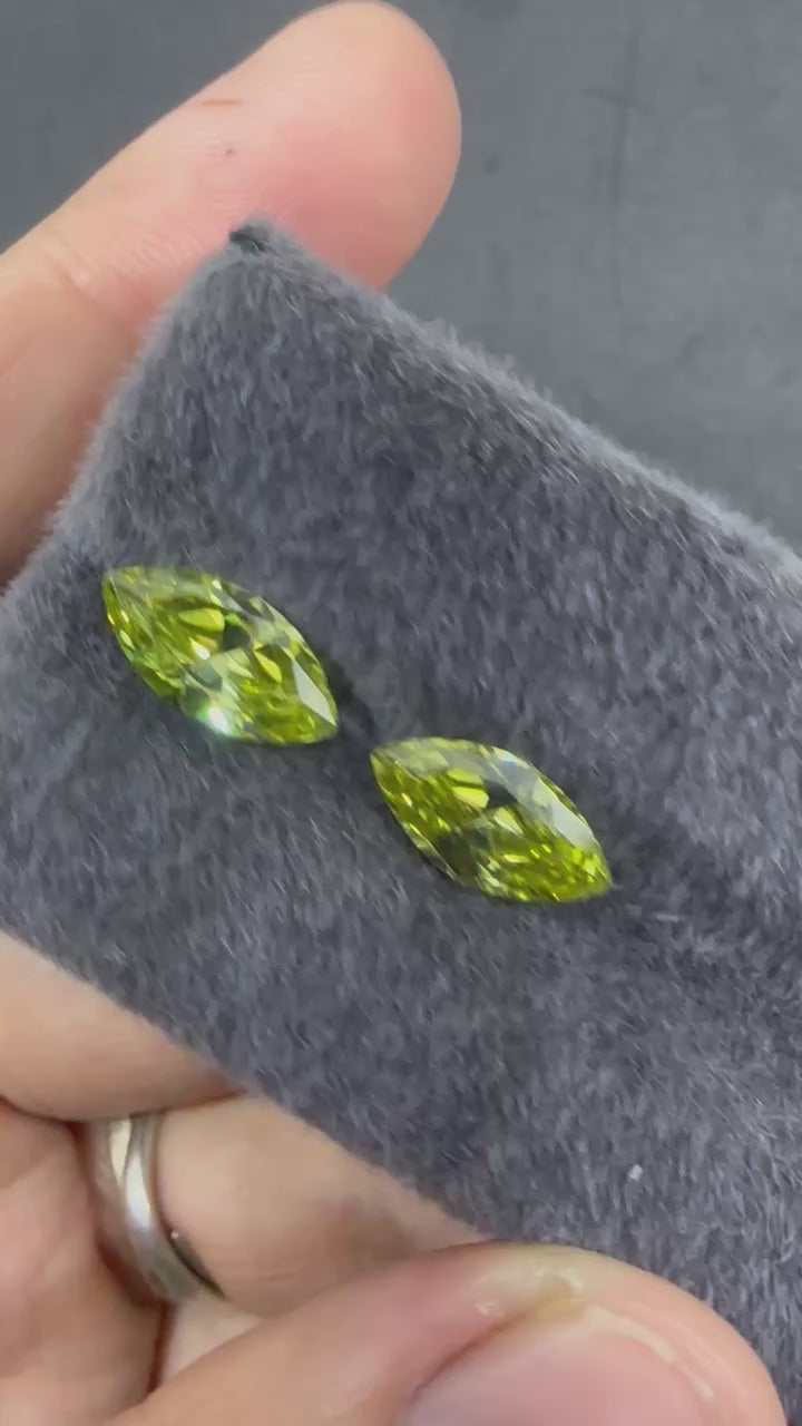 一對橄欖黃馬眼鑽