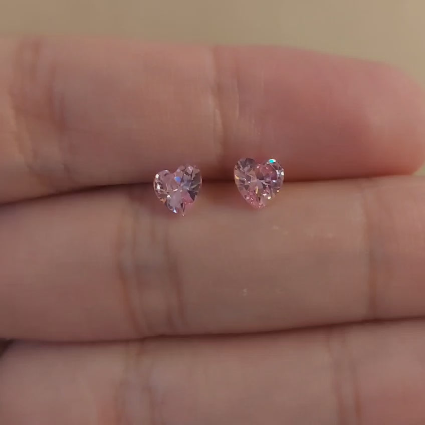一對小粉鑽心形