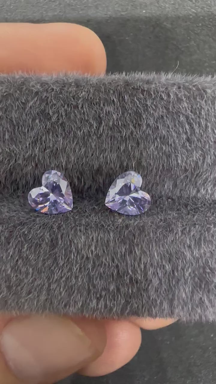 一對金屬紫心形