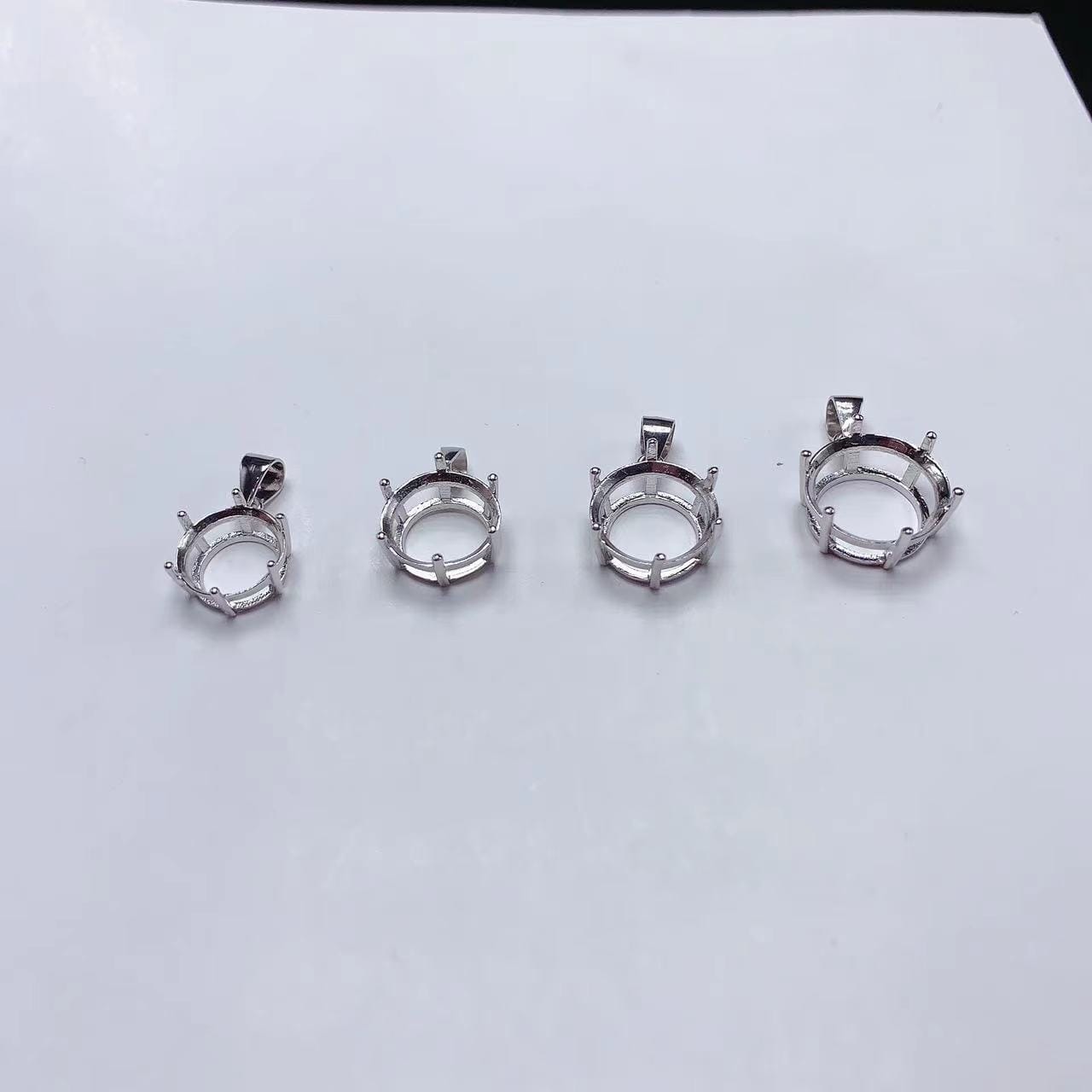 S001-pendants