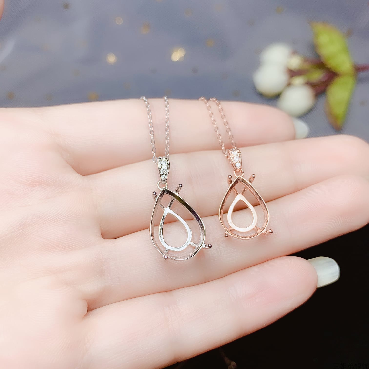 S007-pendants
