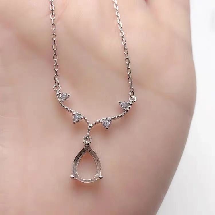 S008-necklaces