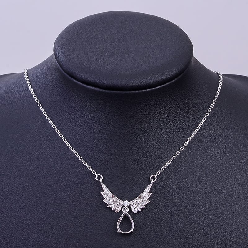 S008-necklaces
