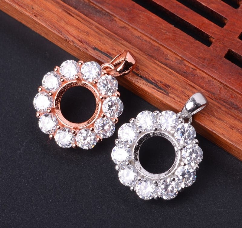 S010-pendants