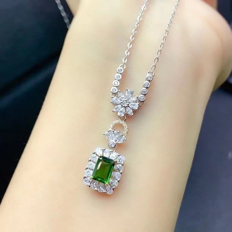 S013-necklaces