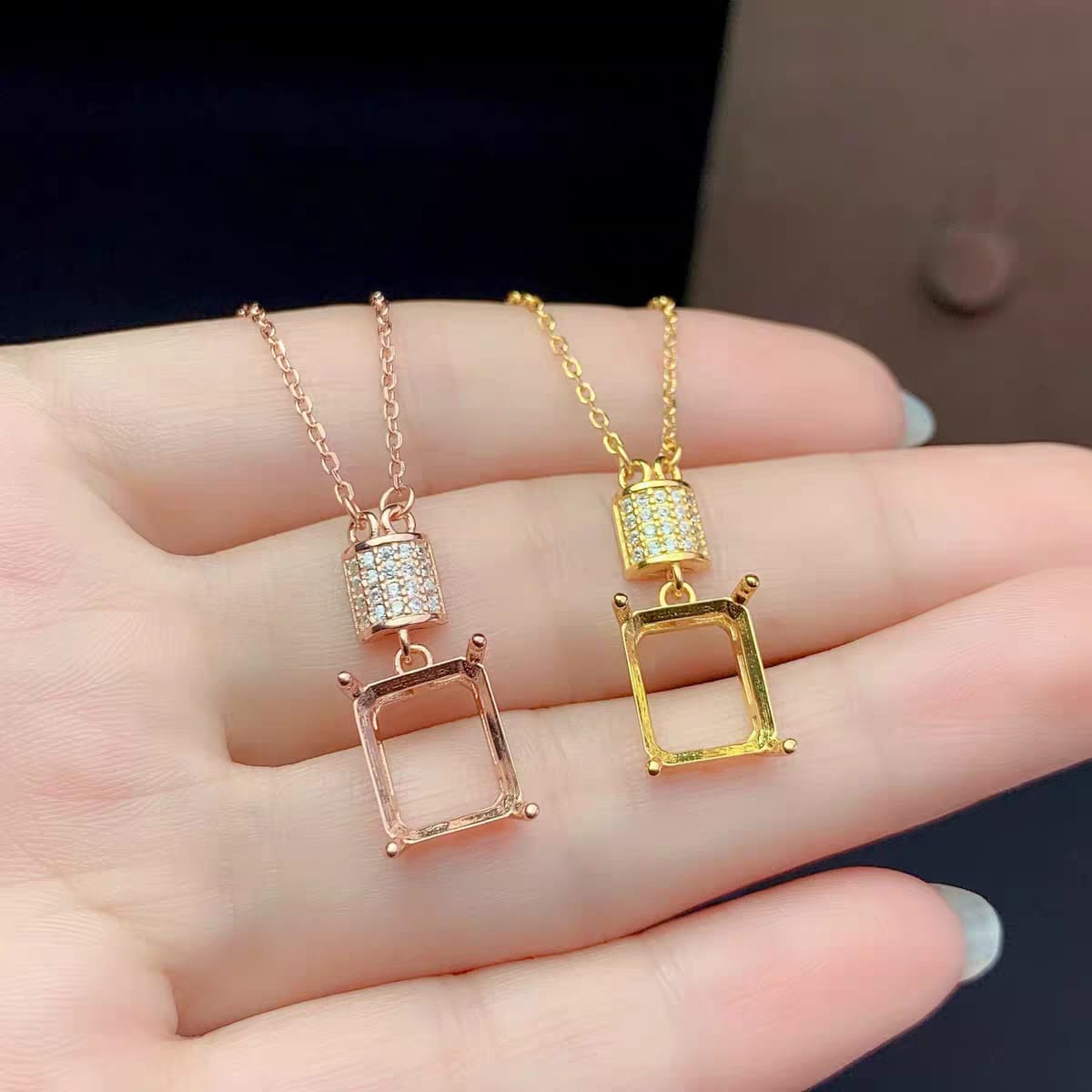 S016-necklaces
