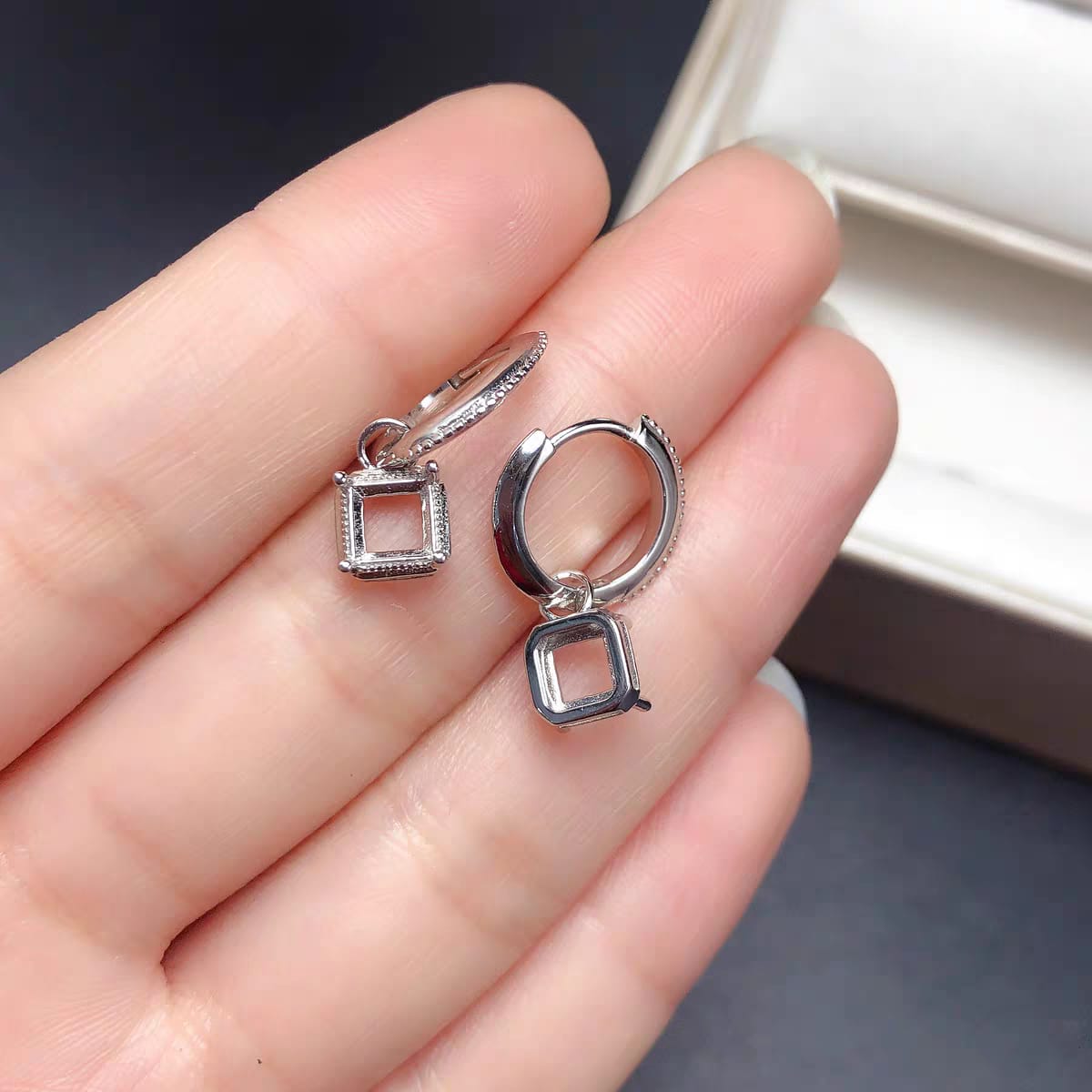 S028-earrings