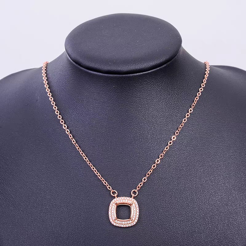 S030-necklaces