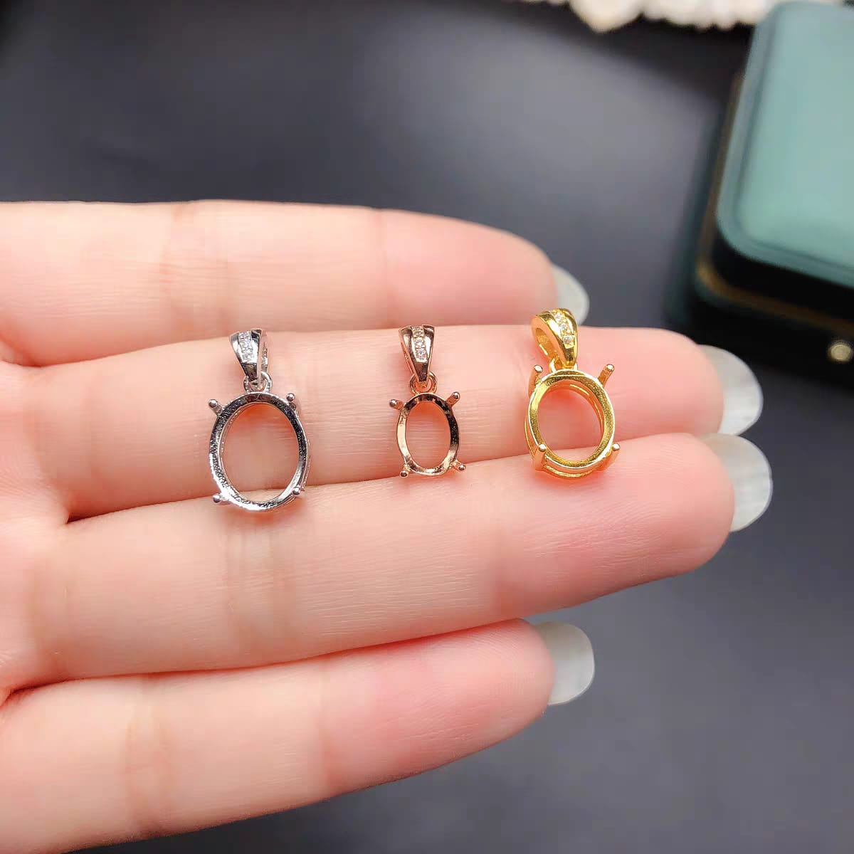 S044-pendants