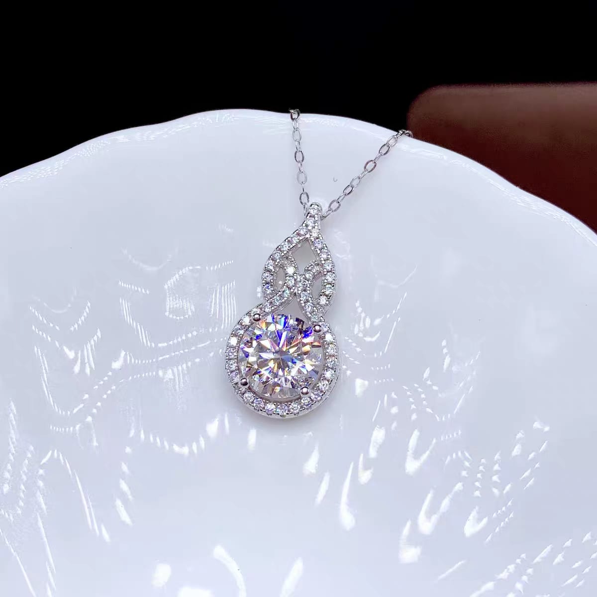 S057-pendants